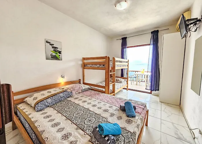 Octopus-1 By Interhome